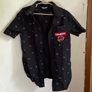 Trukfit XL 7X shirt NWOT black with little outlined trucks